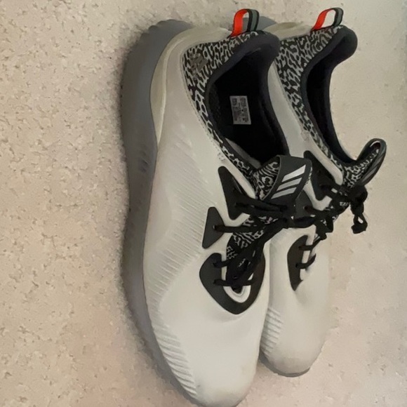 Adidas Alpha Bounce - Picture 4 of 5
